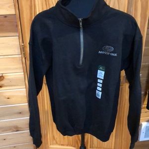 NWT.. Mossy Oaks sweatshirt with 1/2 zipper
